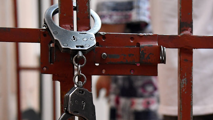 Судья и адвокат сели заодно