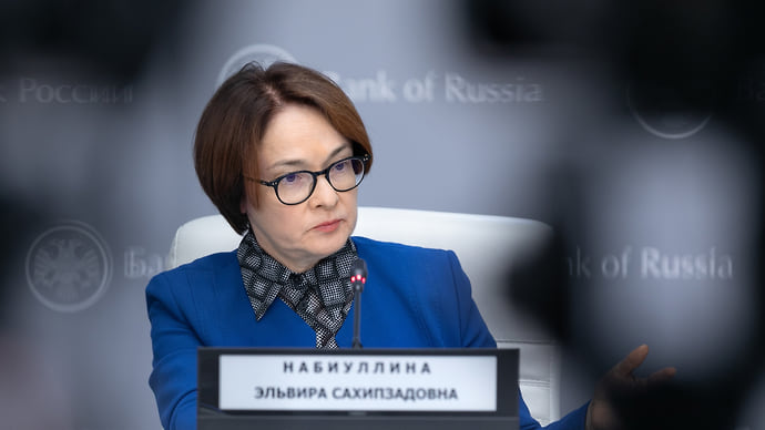 Деньги на верхней полке