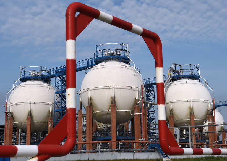 Правительство готово приоткрыть экспорт дизтоплива для крупных нефтяных компаний, чтобы избежать проблем с загрузкой НПЗ 