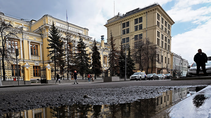 А плечо взяло и раззуделось