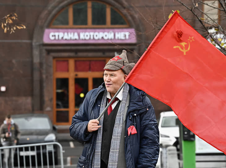 Коммунисты по-прежнему уверены, что вести Россию в будущее следует, опираясь на свершения прошлого 