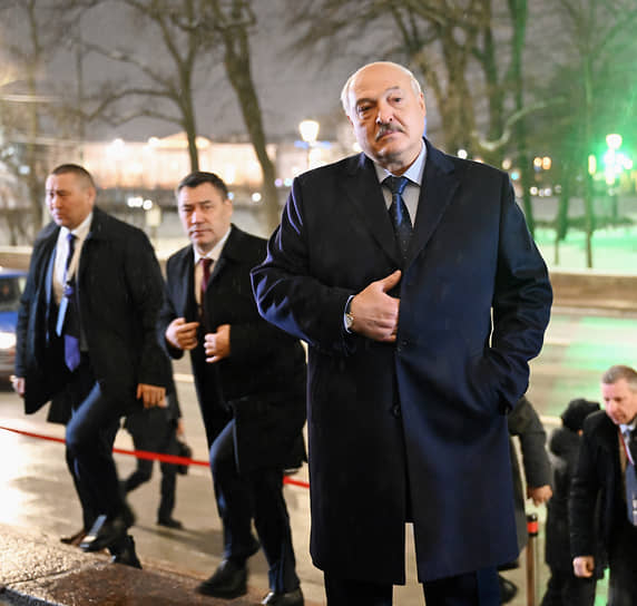 На президента Киргизии Садыра Жапарова уже никто не успевал обратить внимания