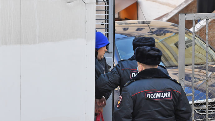 Деньги ушли по договорам