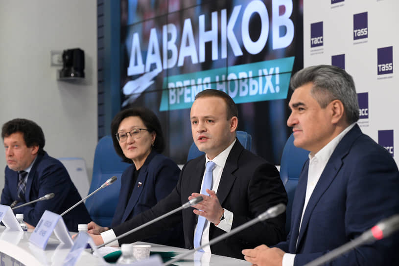 Владислав Даванков и Сардана Авксентьева едины в том, что политические вопросы должны занимать в программе кандидата в президенты от «Новых людей» особое место