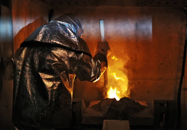 Сделка с «Мангазеей» лишит владельцев Polymetal значительной части активов, но очистит от долгов, связей с РФ и риска санкций