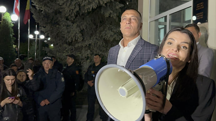 Стремительным Комратом