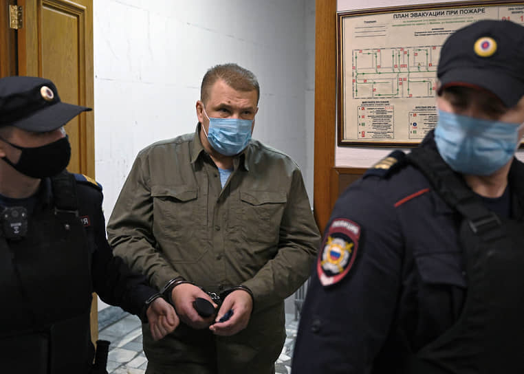 Генерал Волынкин переведен из камеры к брату