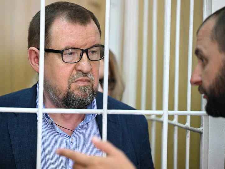 Сергей Умнов говорит, что не мог пользоваться благами, которые ему инкриминируют в виде взяток