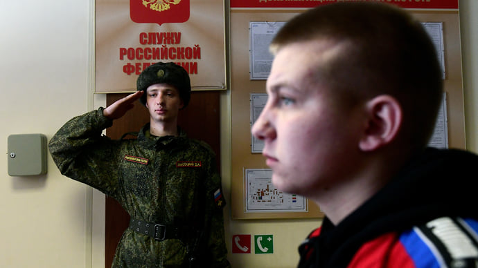 Работодателей строят в воинский реестр