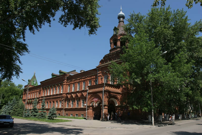 Будущее здания, занимаемого сейчас медицинским факультетом Ульяновского госуниверситета, выглядит не менее насыщенным, чем прошлое