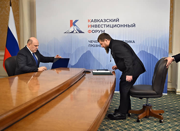 Премьер Михаил Мишустин (слева) и глава Чеченской Республики Рамзан Кадыров (справа) 