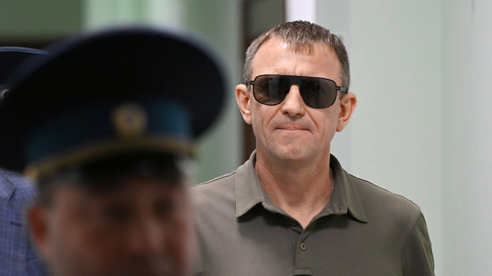 Генерала Попова не отпустили из дома