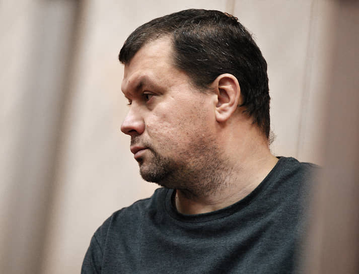 Бывшего херсонского следователя Дениса Захожих обвиняют в использовании вещественного доказательства по уголовному делу — Toyota Land Cruiser — в личных целях 