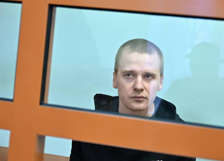 Группа террористов, в которую входил Александр Пермяков (на фото), устроила настоящую охоту на писателя Прилепина 