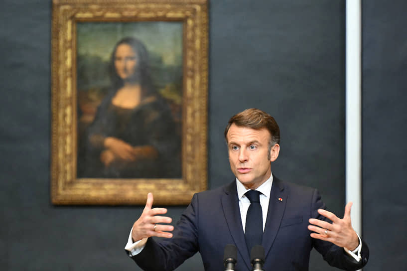 Президент Франции Эмманюэль Макрон в Лувре, 28 января 