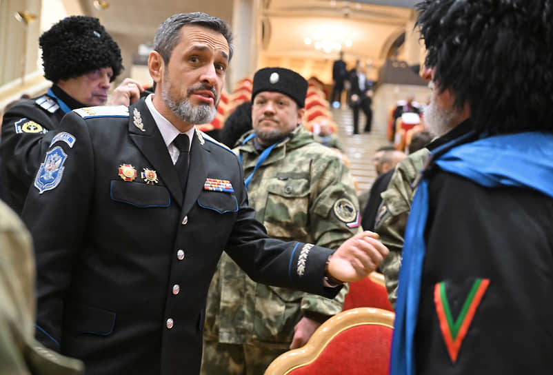 Казачий генерал Виталий Кузнецов полагает, что настоящим казакам по-прежнему очень вредят ненастоящие 