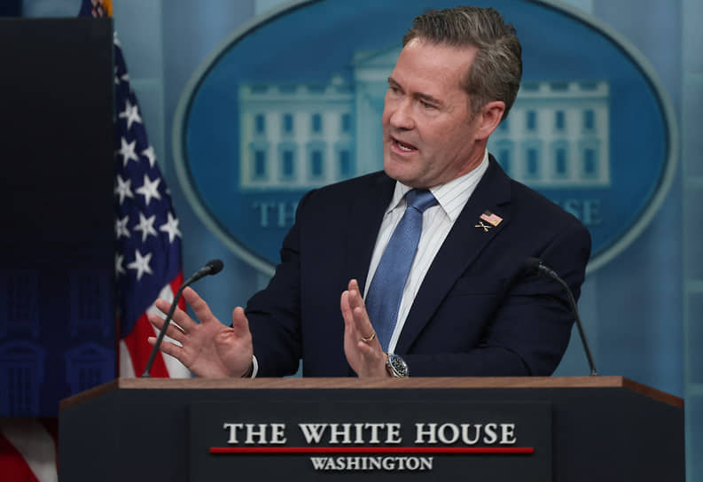 Советник по национальной безопасности президента США Майк Уолц признался, что лично попросил украинского президента покинуть Белый дом