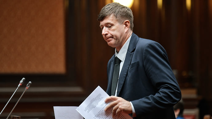 Полпреда отрекомендовали в судьи
