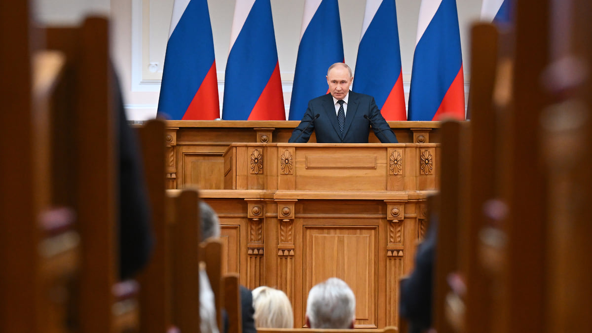 Путин様　2点おまとめ専用 ファイル:Vladimir Putin taking the Presidential Oath, 7 May 2000