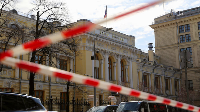 Непрофильные активы продавят капитал