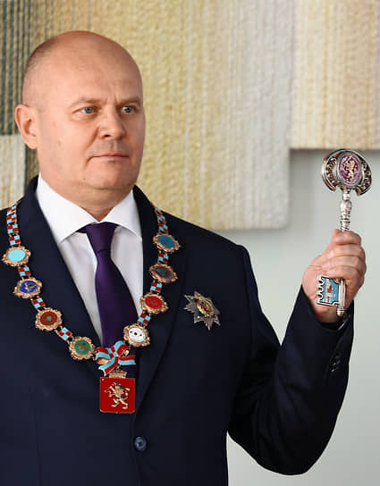 Красноярскому мэру Владиславу Логинову инкриминировали особо крупное взяточничество