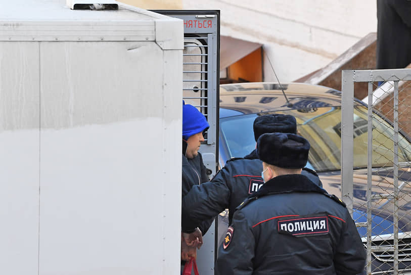 Владимир Кваснюк перед началом заседания суда.