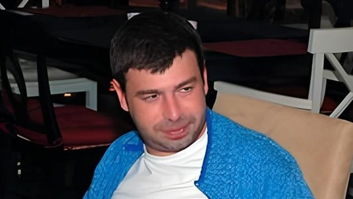 Как много взяток в нем слилось
