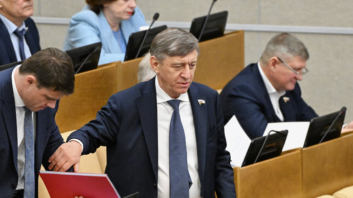 Депутаты побились за девяностые