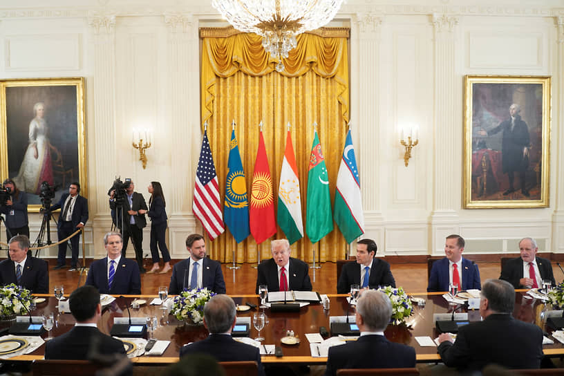 Президент США принял в Белом доме глав Казахстана, Киргизии, Туркменистана, Узбекистана и Таджикистана 