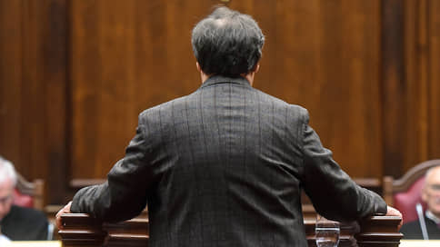 От добра суда не ищут // Число обращений в КС оказалось самым низким за 25 лет