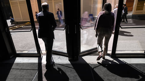 Офисы откладывают выход в свет // Объемы ввода бизнес-центров снижаются