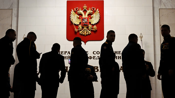 Россия СВОих не выдает