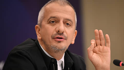 Константин Богомолов идет в Школу-студию МХАТ // Теперь режиссер руководит сразу тремя институциями