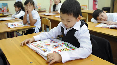 Дети-иностранцы попали под новый учет // Вступил в силу закон об обмене данными между МВД и Минпросвещения