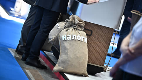 Нефтегазовые доходы в январе упали вдвое // Мониторинг государственных финансов