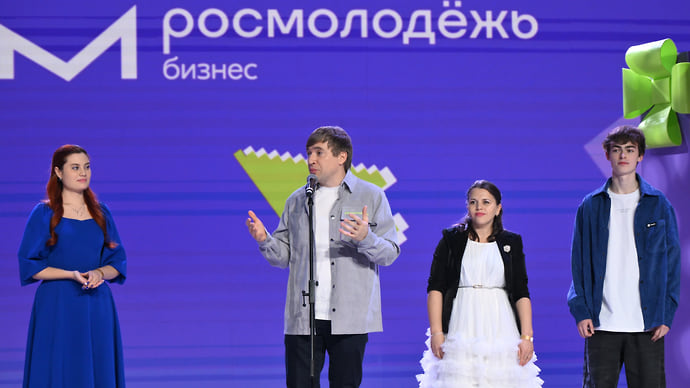 Молодым везде у нас система