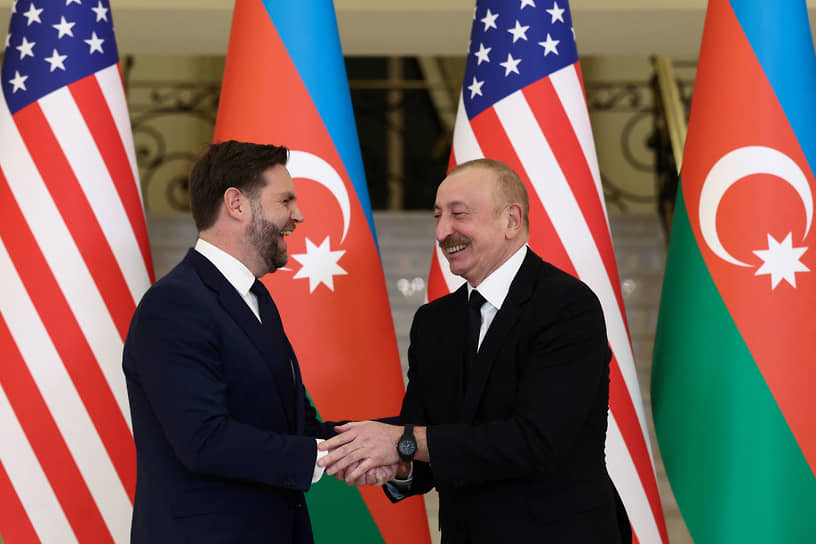 Вице-президент США Джей Ди Вэнс (слева) и президент Азербайджана Ильхам Алиев