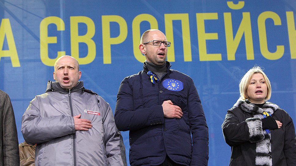 Воскресные протесты приняли самые разные формы: от политического митинга до потасовок с милицией и установки палаток 