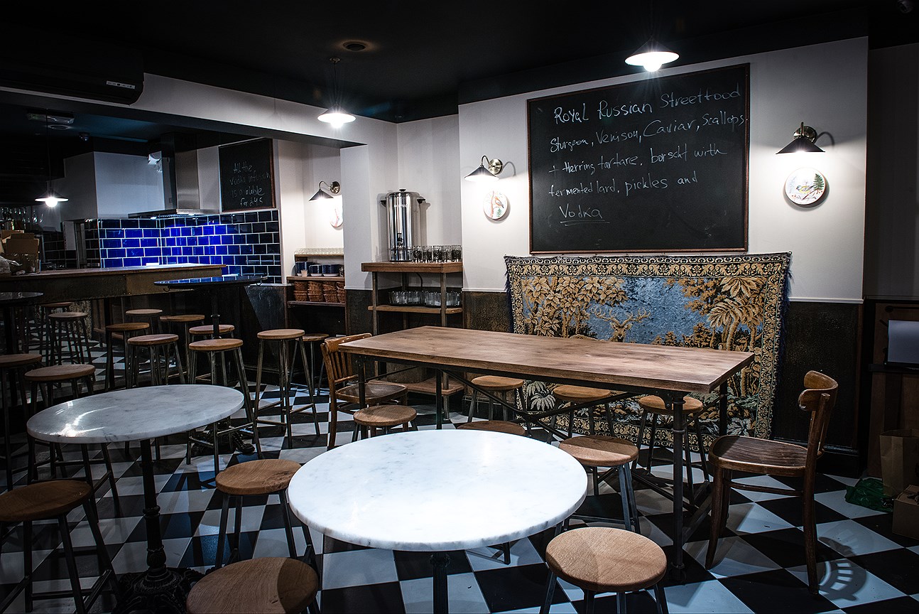 Интерьер рюмочной ZIMA Bar в Лондоне