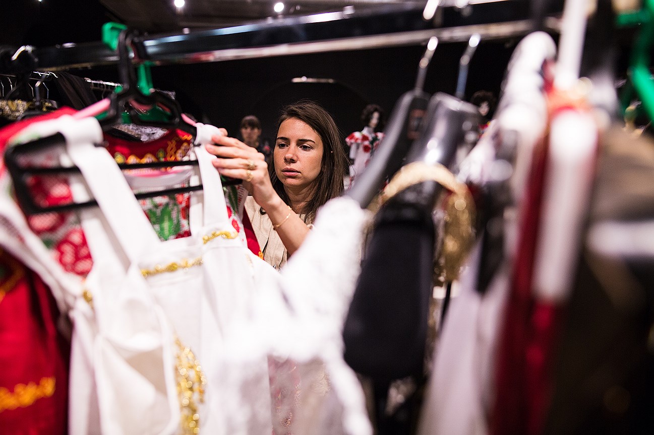 Выставка «Русские сезоны» в ЦУМе. Backstage. Художественный руководитель - Наталья Гольденберг, куратор – Наталья Туровникова.