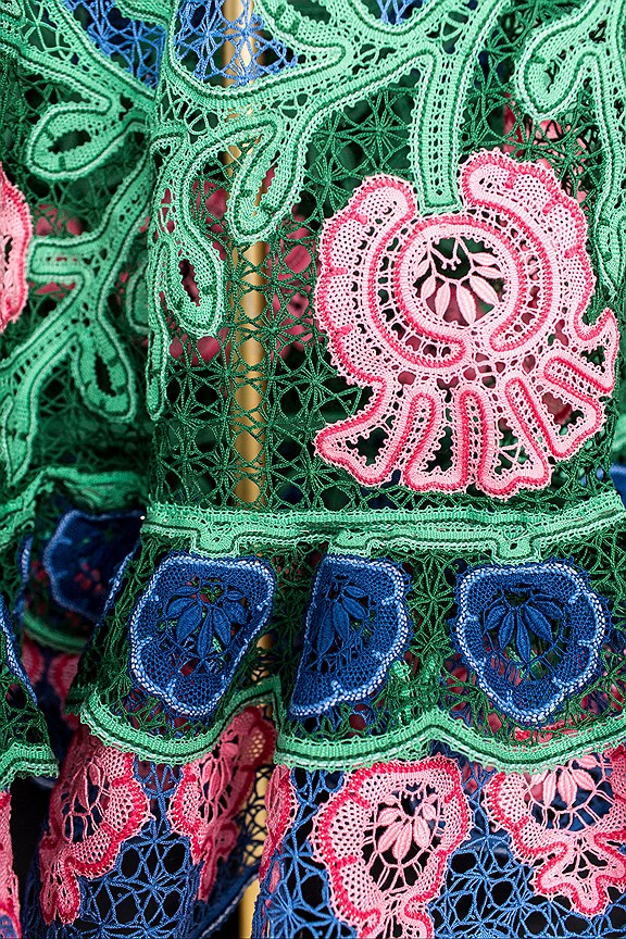 Выставка «Русские сезоны» в ЦУМе. Художественный руководитель - Наталья Гольденберг, куратор – Наталья Туровникова.