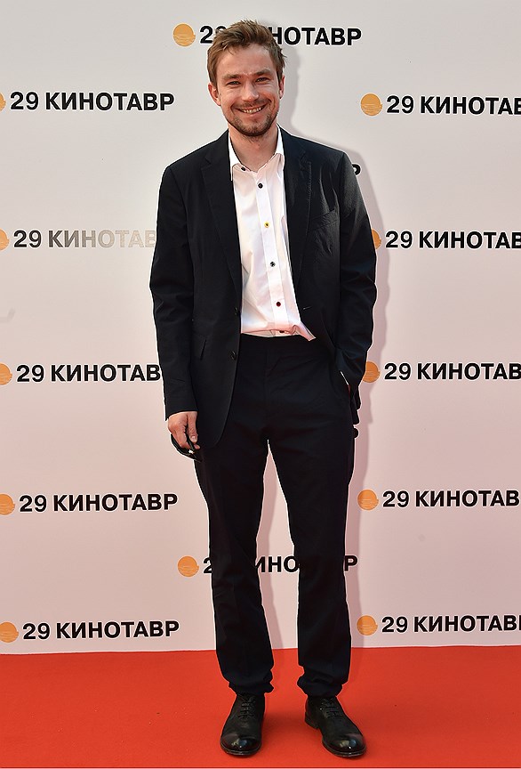 Актер Александр Петров