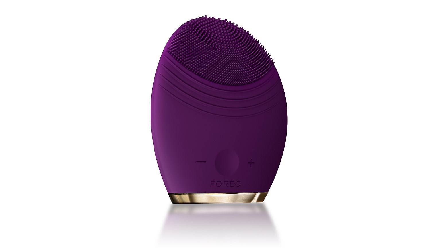 Foreo, бьюти-гаджет для очищения кожи и антивозрастного массажа с основой из платины и 18-каратного золота Luna luxe, 350 000 руб, foreo.ru.