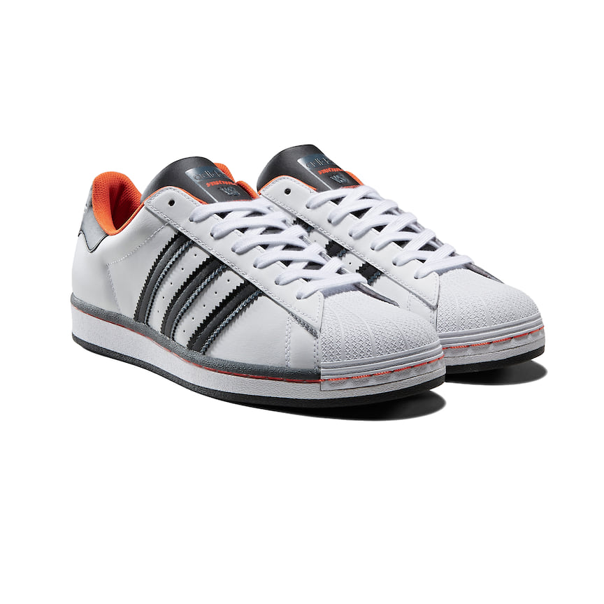 adidas, кроссовки Superstar, 5 499 руб, adidas.ru