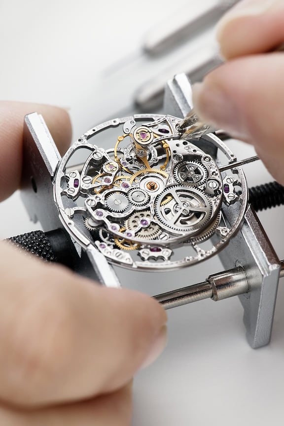 Vacheron Constantin, часы Overseas Perpetual Calendar Ultra-Thin Skeleton, 41 мм, розовое золото, механизм с автоматическим подзаводом, запас хода 40 часов