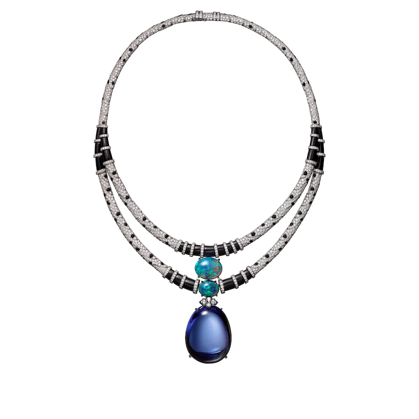 Cartier High Jewelry, колье Panthere de Cartier, платина, танзанит, опалы, сапфиры, оникс, бриллианты Подпись к фото: