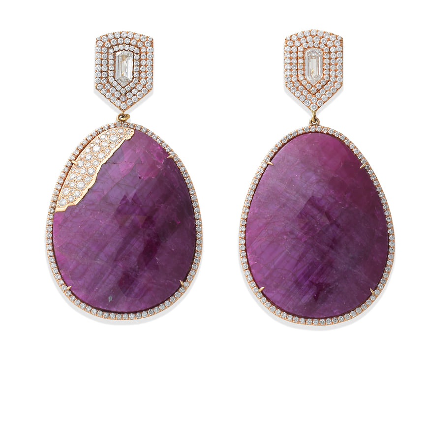 Лот 26 на аукционе Bonhams London Jewels. Серьги с рубинами и бриллиантами. Собственность актрисы Джоан Коллинз. Эстимейт: £ 2 - 3 тыс. (200 - 310 тыс. рублей)