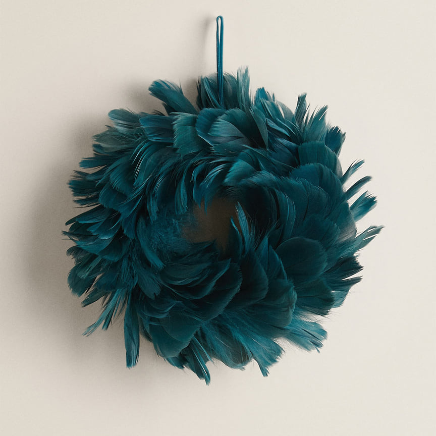 Zara Home, венок из перьев, 1799 руб, zarahome.com
