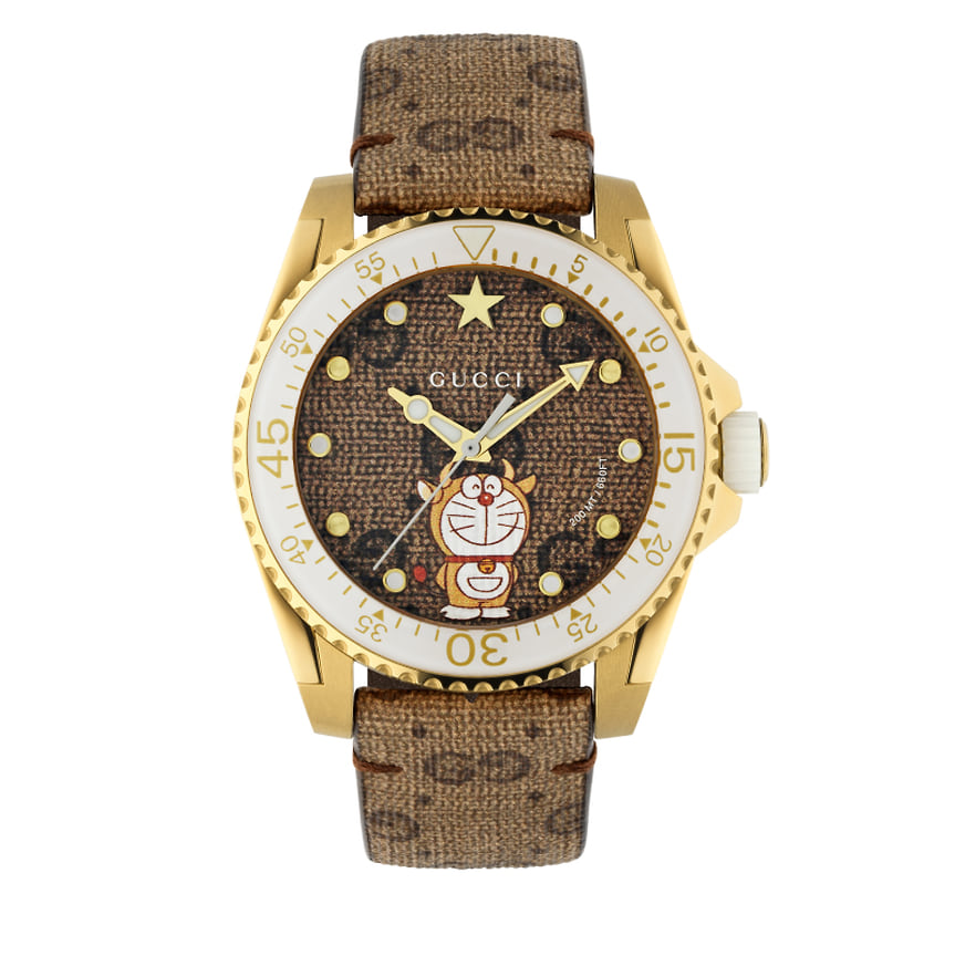 Gucci, часы Doraemon х Gucci Dive, желтое золото, 40 мм, кварцевый механизм 