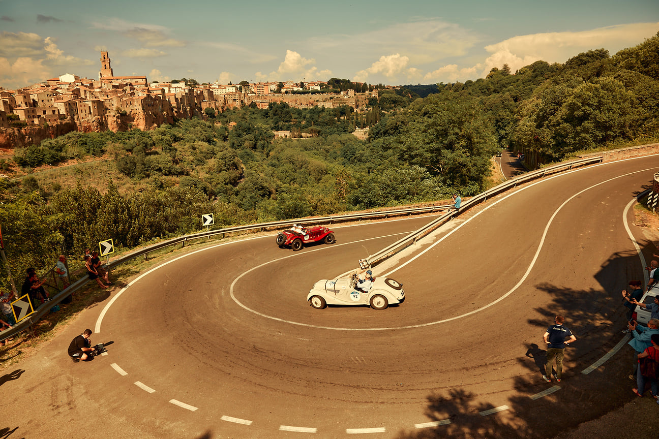На маршруте Mille Miglia 2021 года